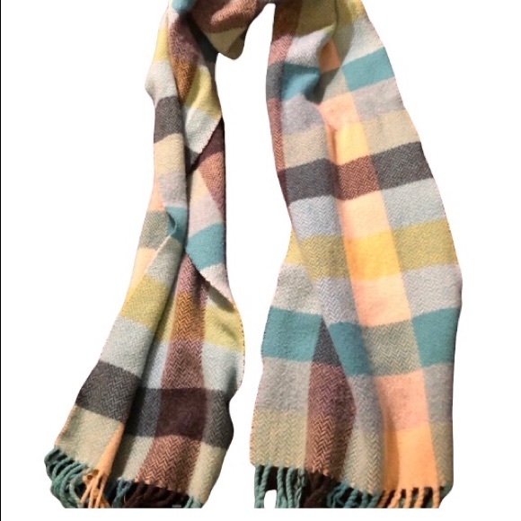 Women’s GAP Scarf - Picture 3 of 8